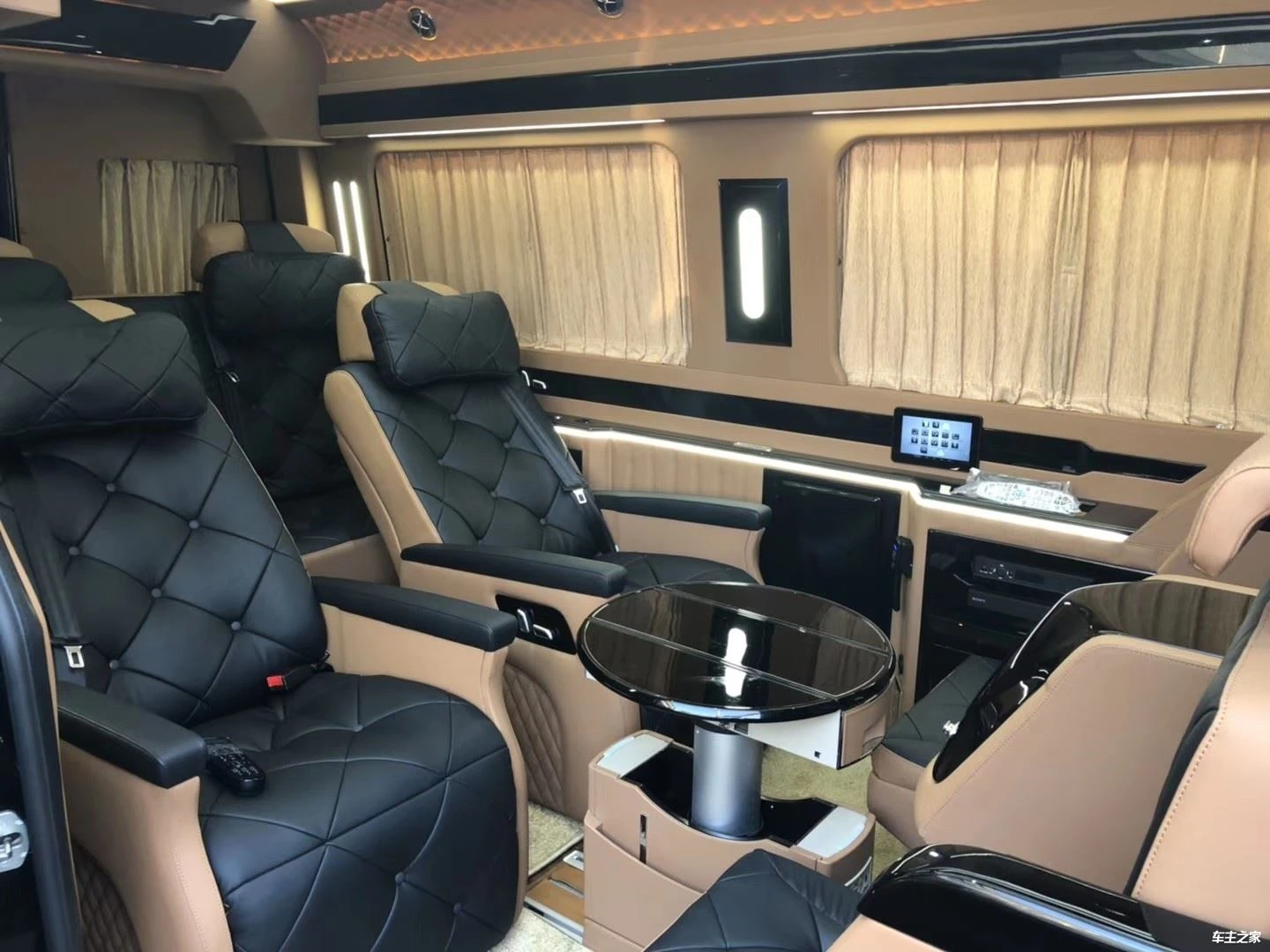 Случаят за модификация на интериора на Mercedes-Benz Sprinter е току-що пусна...