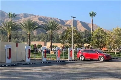 Tesla измисли нови трикове за начисляване на допълнителни такси по време на н...