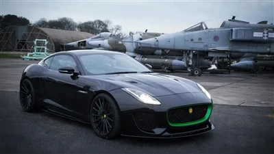 Модифицираният от Lister Jaguar F-Type SVR има номинална спирачна мощност от ...