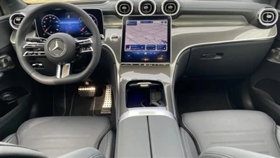 Страхотният интериор на Mercedes GLC 300 Coupe